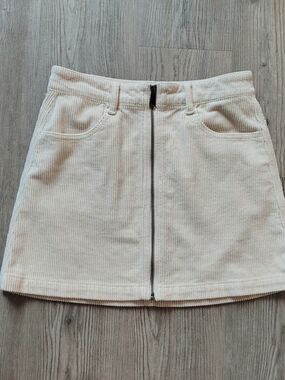 American Eagle Women's Cream Stretch Corduroy Mini Skirt Front Zip Size 6